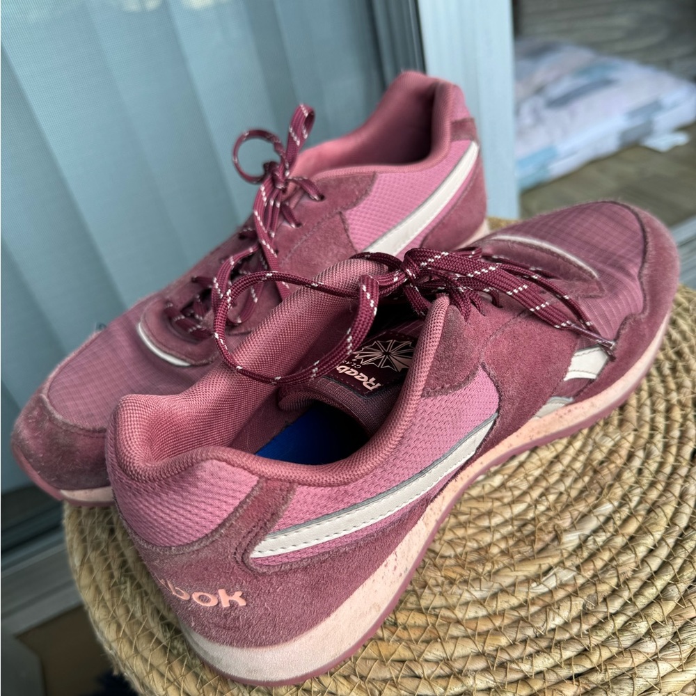 Reebok Rose Shoes Used size 10